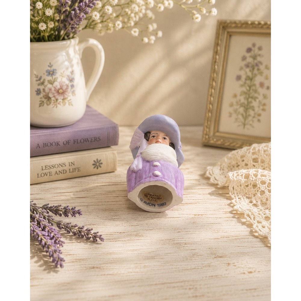 Avon 1983 Vintage Porcelain Lady Bust Figurine Lavender Hat Victorian - Picture 7 of 9